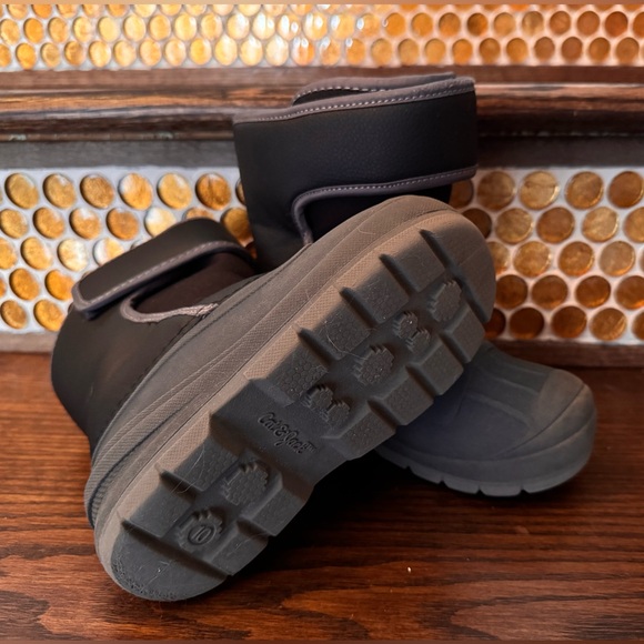 Cat & Jack Black Snow Boots - Size 10 - Picture 2 of 2